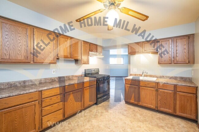 Photo - 2645 S Kinnickinnic Ave Rental