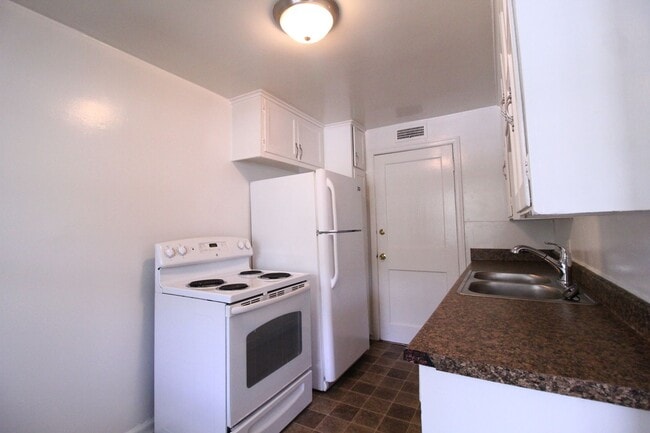 Photo - October FREE On This 1 Bedroom 1 Bath Dupl...