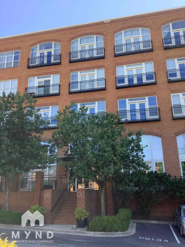 Building Photo - 200 S Dawson St Unit 204 Rental