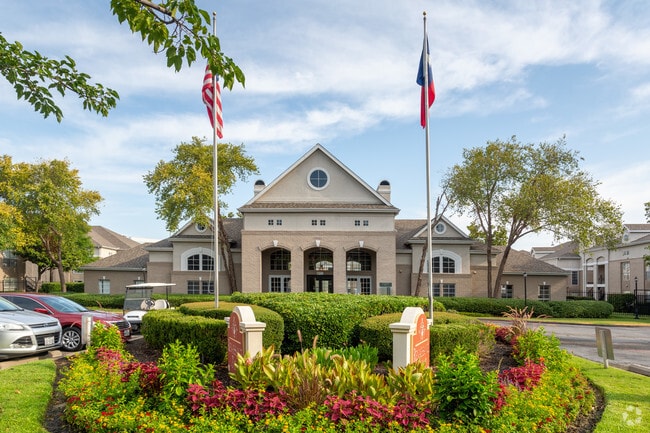 Building Photo - Verlaine on the Parkway Rental