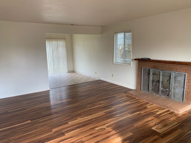 Photo - Bright & Spacious 3-Bedroom Home in Desirable River Road Area