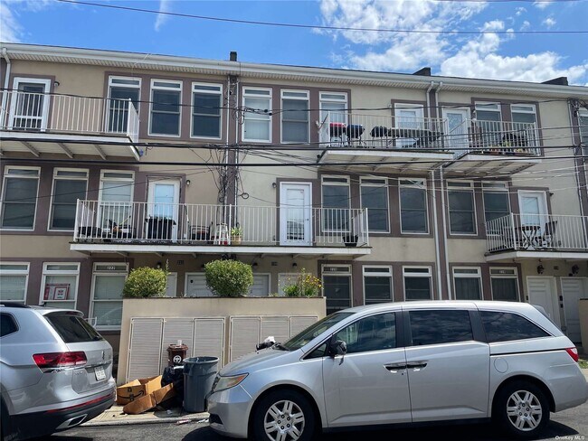 Photo - 220 Beach 100th St House