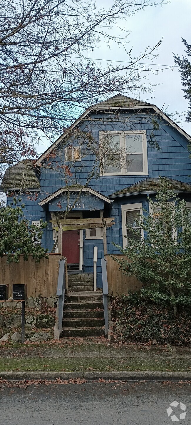 Building Photo - 6401 S Park Ave Unit C Rental