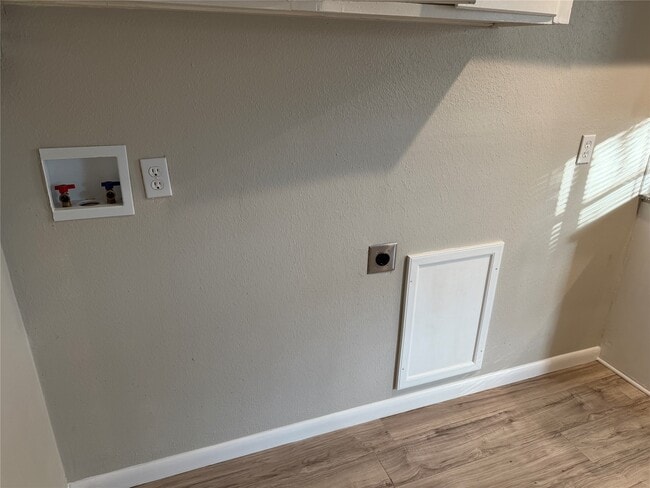 Photo - 7626 Rhobell St