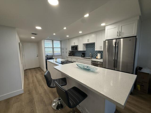 Building Photo - 250 Jacaranda Dr Unit 804