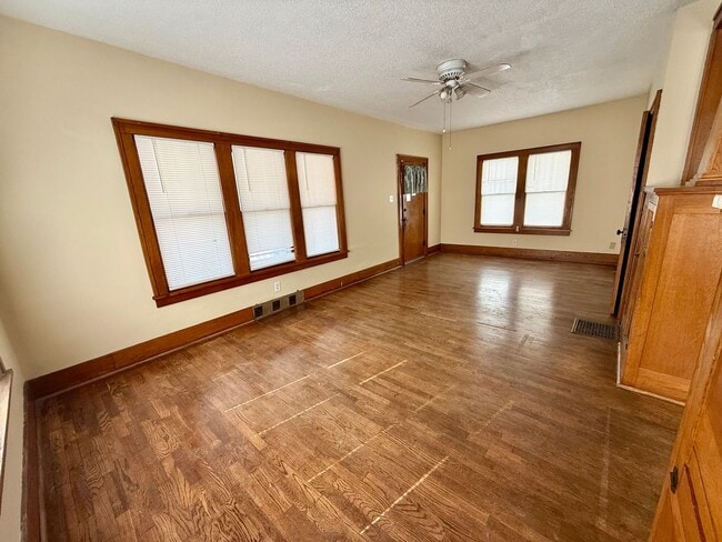 Photo - SW 3 Bedroom 1 Bath