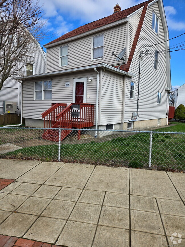 Building Photo - 2136 Barnum Ave Rental