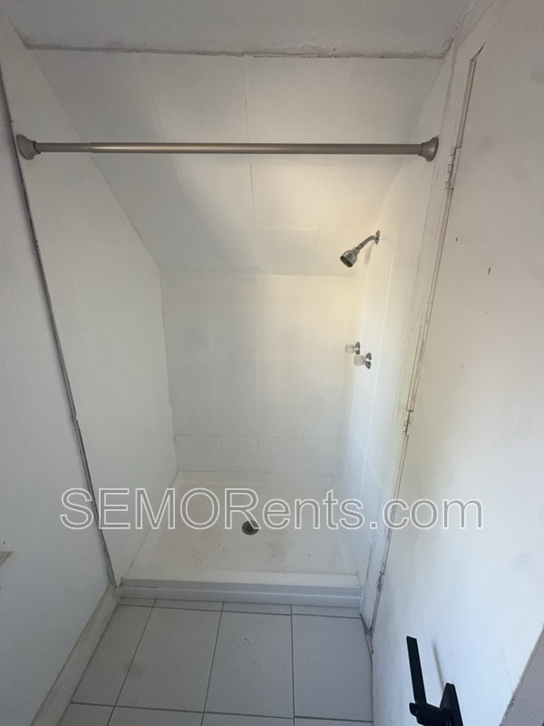 Photo - 6740 Robbins Ave