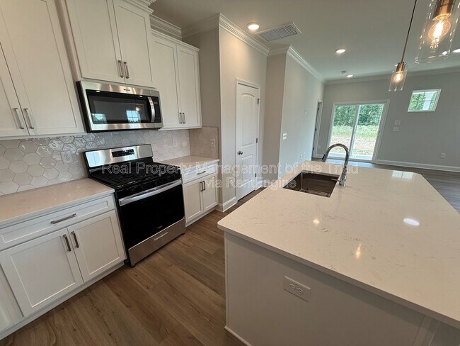 Photo - 111 Oakdale Frst Ln