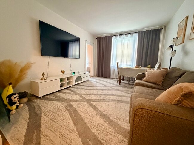 Building Photo - 90 Kilsyth Rd Unit 24