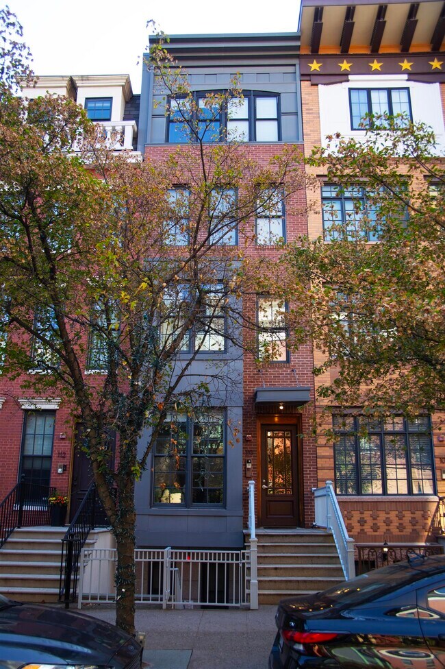Building Photo - 110 Tidewater St Unit 3A Rental