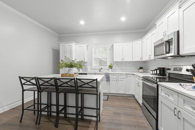 Photo - 1521 Preston St S