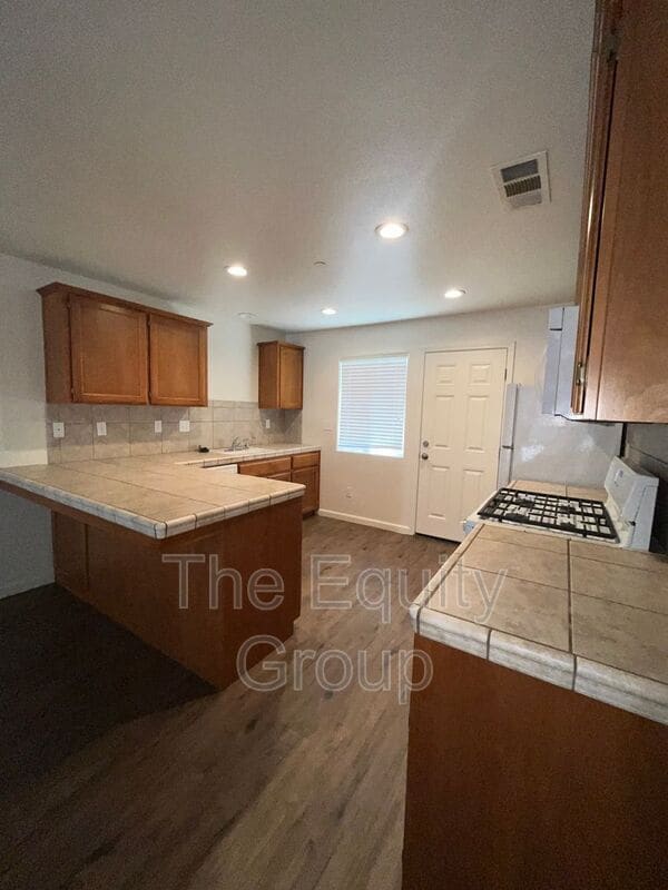 Photo - 2232 W Lark Ave