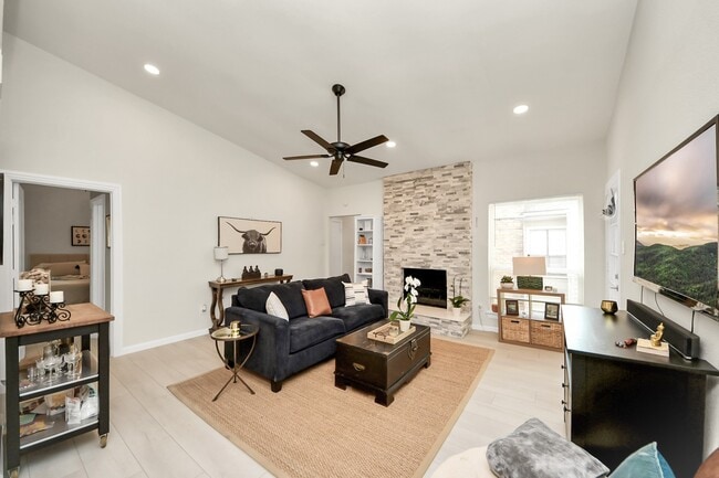 Photo - 2001 Bering Dr Unit 8J