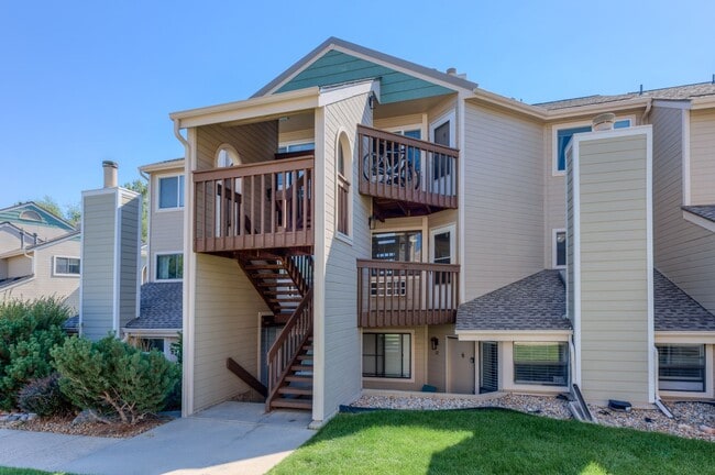 Bright 2Bd/2Ba Condo with Detached 1-Car G... - Bright 2Bd/2Ba Condo with Detached 1-Car G...