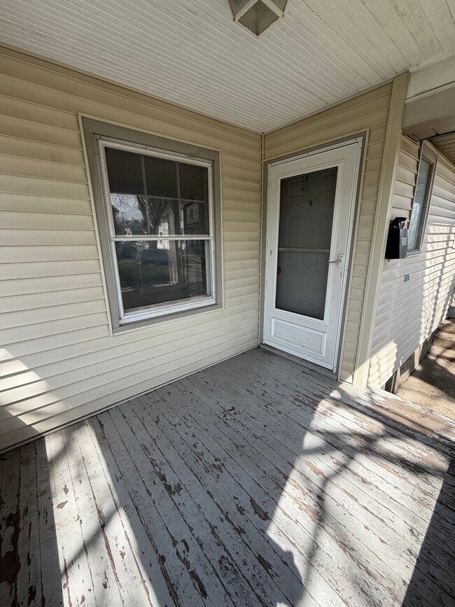 Photo - 306-310 Washington Unit 306