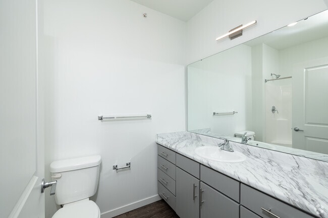 Onyx Model - 3 BR, 2 BA, 1,354 SF - Bathroom