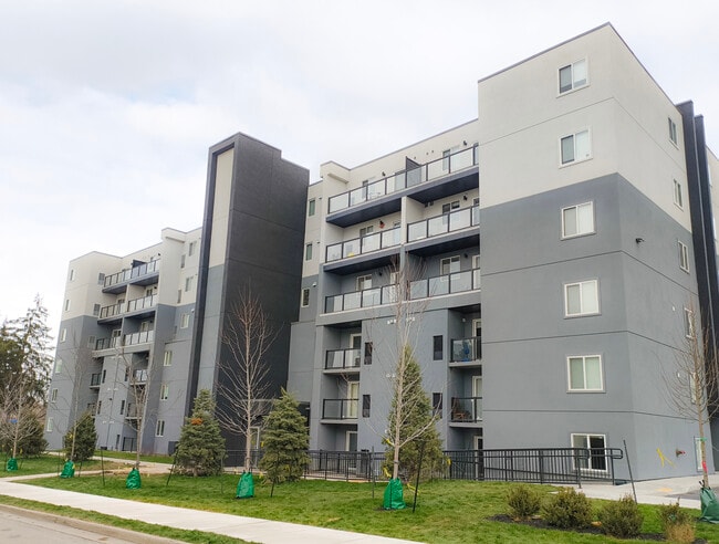 Building Photo - 144 Lucan Ave Unit 405