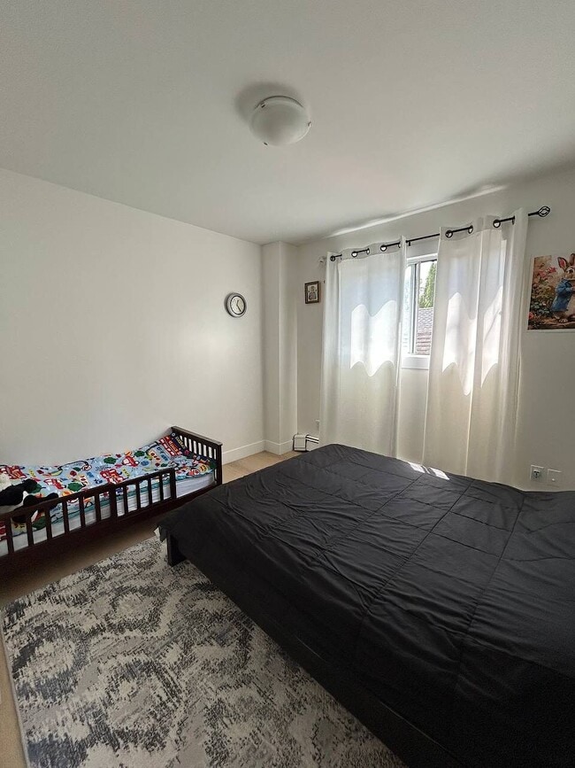 Photo - 2117-316 16 St SW