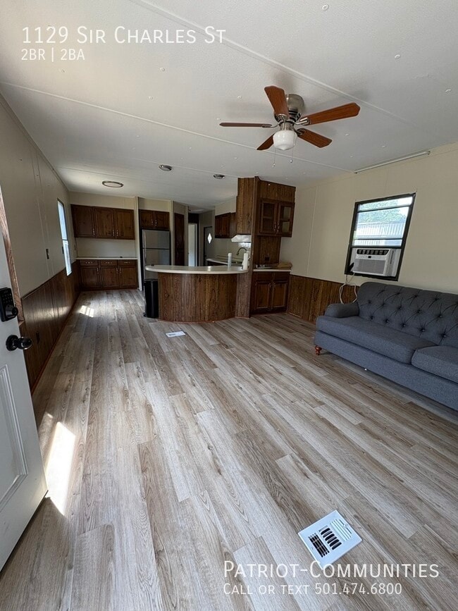 Photo - 1129 Sir Charles St