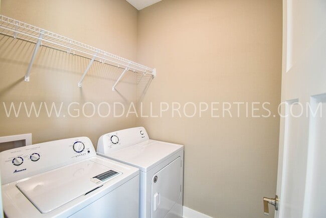 Photo - 4 Bedroom 3 Bathroom Ranch with a Finished Basement in Waukee