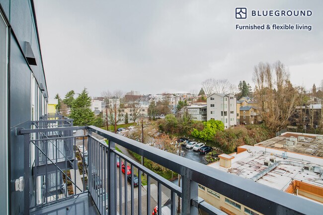 Photo - 622 Rainier Ave S Unidad FL7-ID794