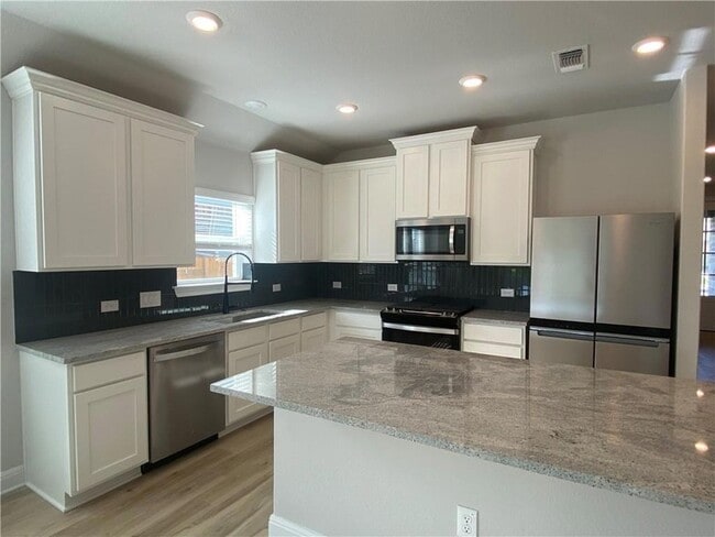 Photo - 104 Periwinkle Ln