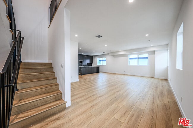 Photo - 1525 S Carmelina Ave Unidad 1525