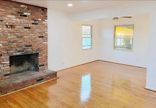 Photo - 3005 E 16th St