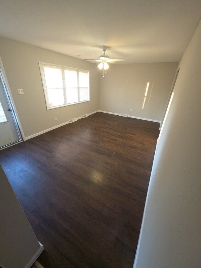 Photo - Charming 3-Bedroom Home in a Quiet St. Louis Neighborhood