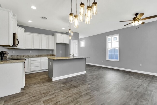 Photo - 216 S Center St