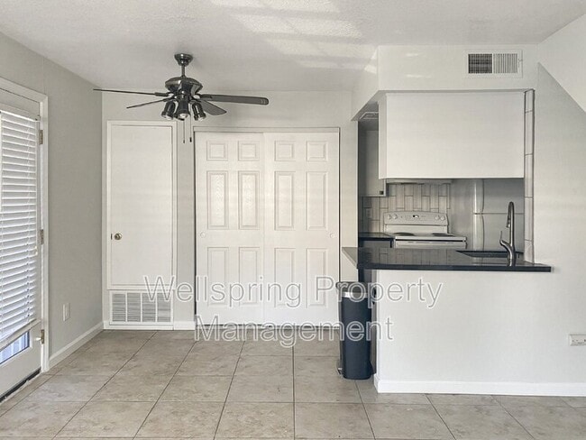 Photo - 1529 Pyrenees Ave Unit #4