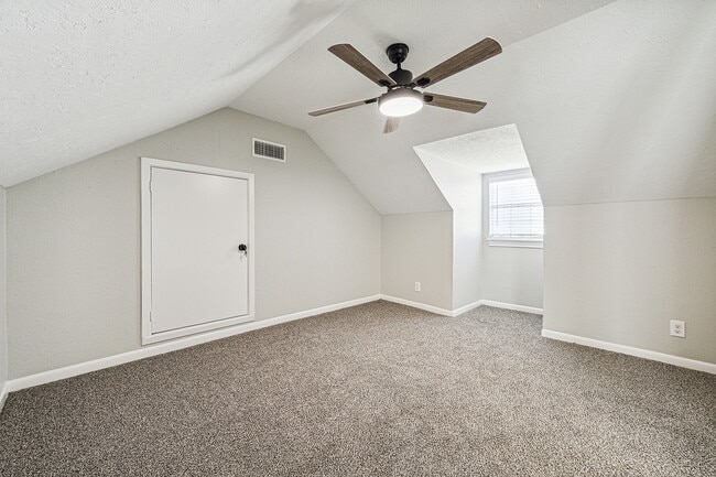 Photo - 801 Woodcrest Dr
