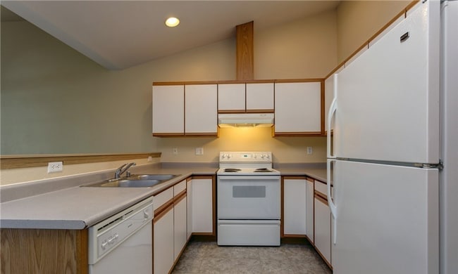 Photo - Spacious 4-Bedroom Duplex for Rent!