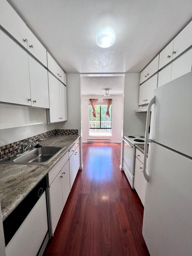 Photo - Bright 1/1 with an extra large patio, park... Unit D236