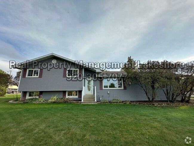 Building Photo - Stunning 4 Bedroom 2 Bathroom Home For Rent