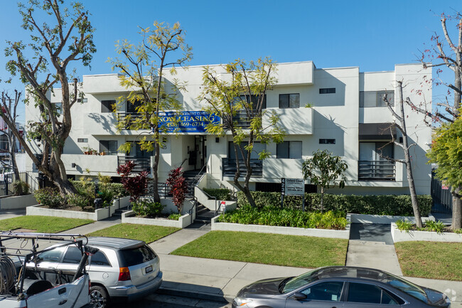 Building Photo - Oxford Court Apartments