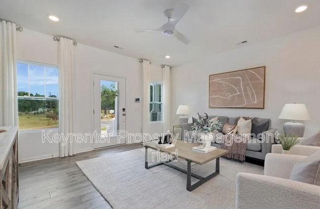Photo - 1729 Granby Hts Dr