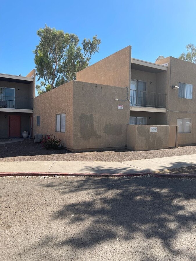 Photo - 2813 E Paradise Ln Unidad 103