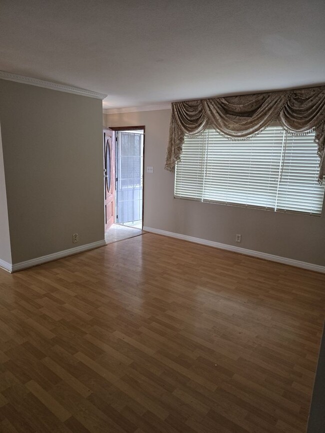 Spacious Rental In Garden Grove - Spacious Rental In Garden Grove