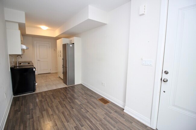 Photo - 33 Creekbank Rd