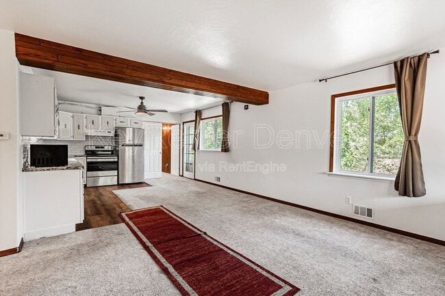 Photo - 400 Lily Ln