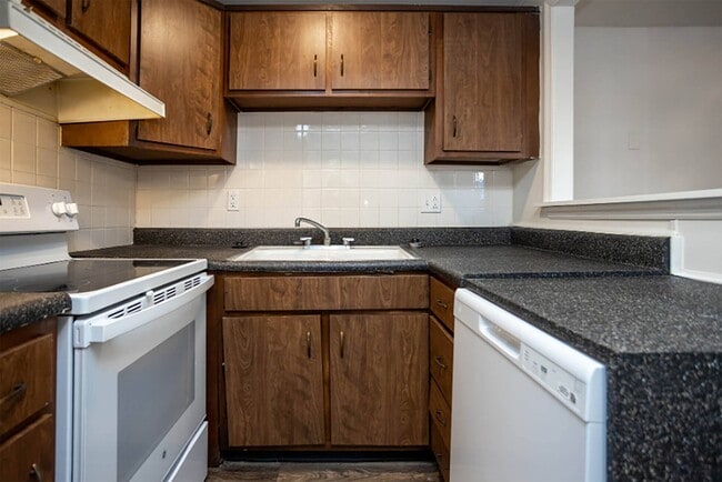 Windsor Court Apartments
