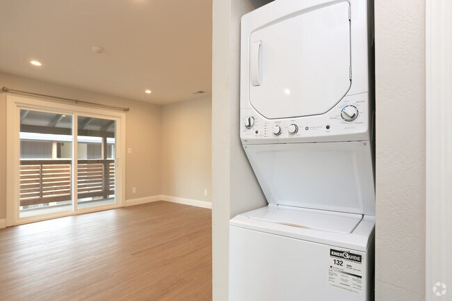 2BR 1BA-895 Sq Ft