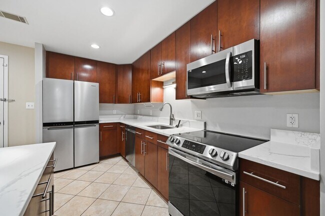 Photo - 157 Fleet St Unidad 211