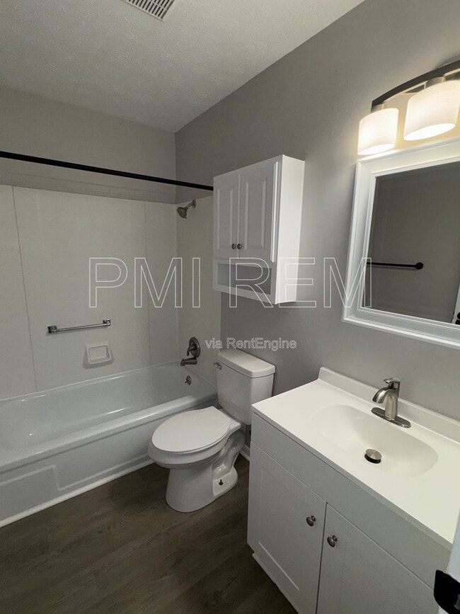 Photo - 2046 W Market St