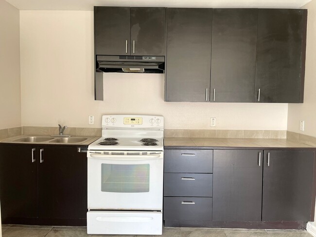 Building Photo - 3206 Hill Crest Dr Rental