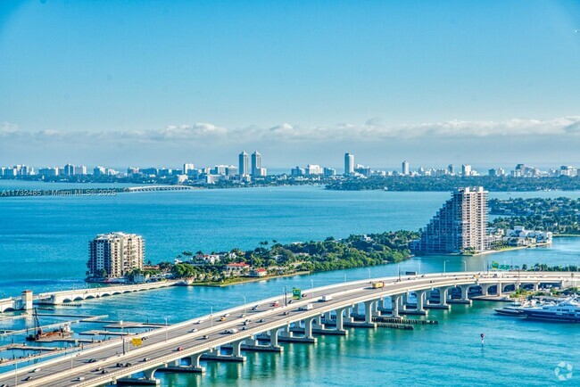 Building Photo - 900 Biscayne Rental