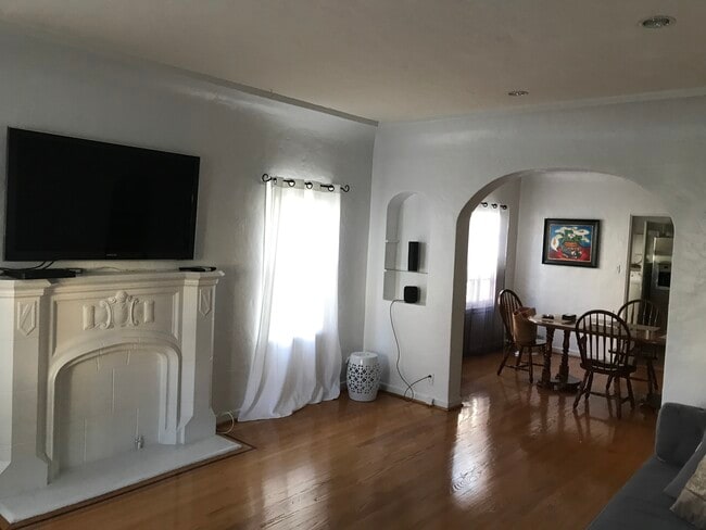 Photo - 411 N Stanley Ave Unit 4