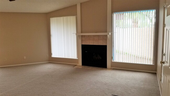 AFFORDABLE AHWATUKEE HOME SOON TO BE AVAIL... Rental Para alquiler en ...